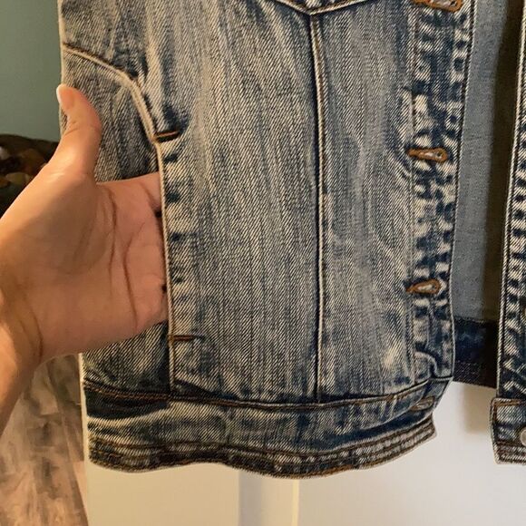 ROCK & ROLL Cowgirl Denim Embroidered Vest - Picture 4 of 9